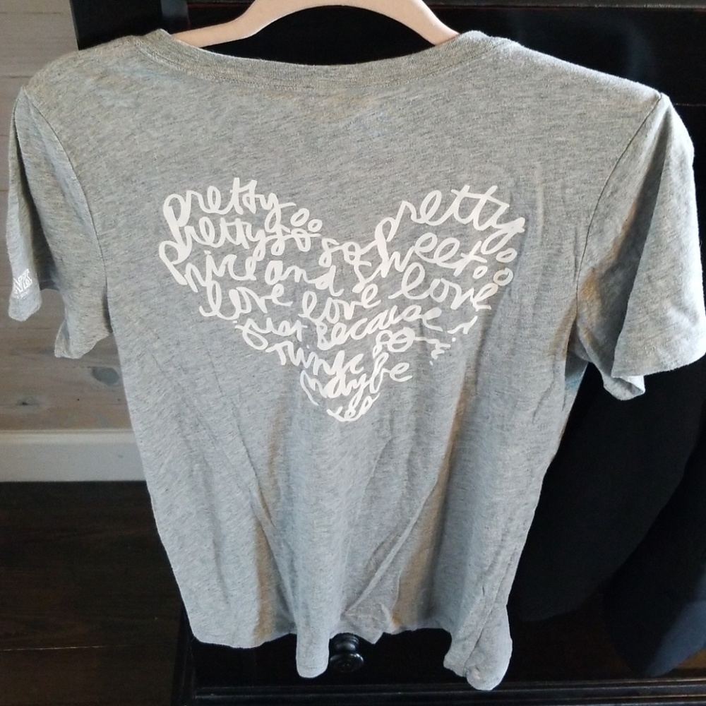 Victoria's Secret PINK Pretty Heart Large T-shirt